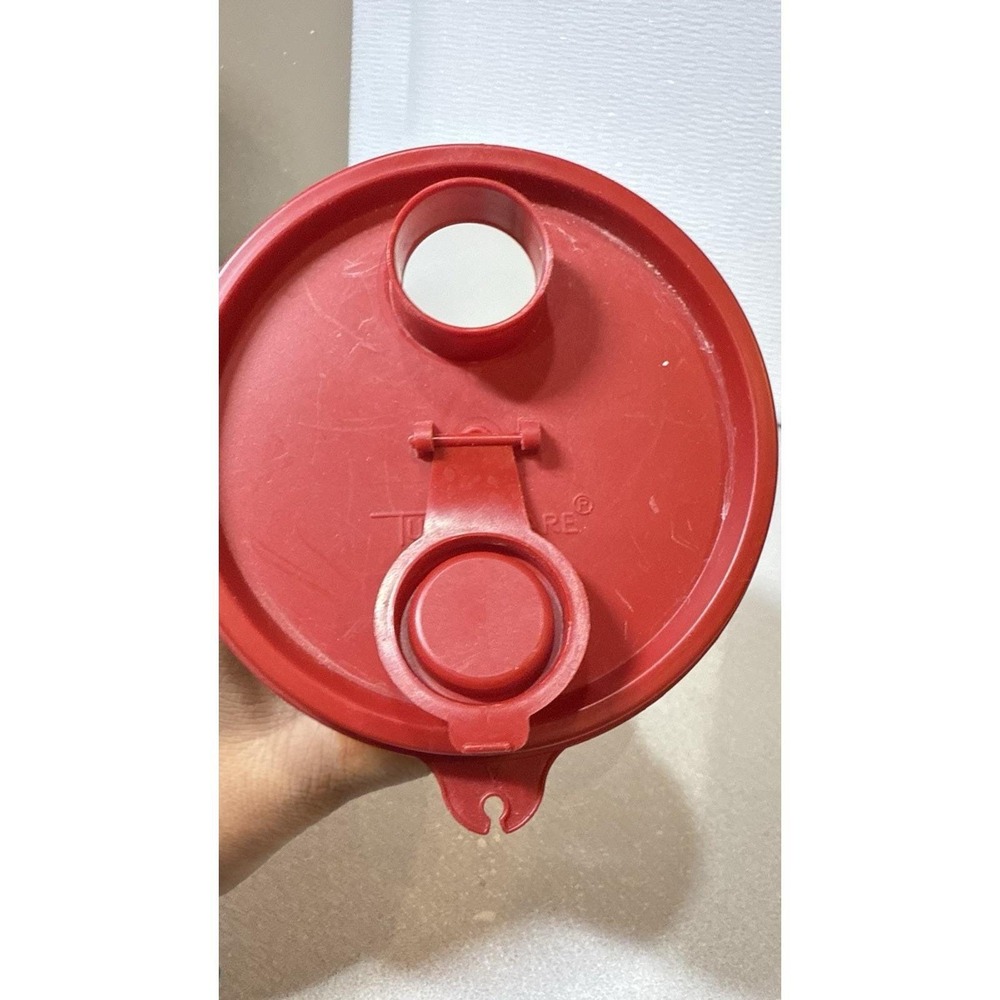 Tupperware ,medium‎ Pitcher /Storage Container W/Red Lid  563-8 - Picture 4 of 8